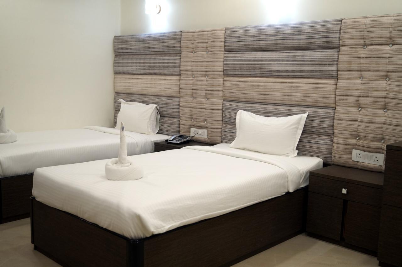 Hotel Silver Arcade Māldah Dış mekan fotoğraf